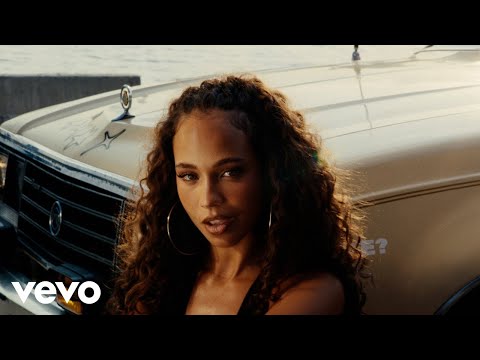 María Isabel - Bien Bien (Official Video)