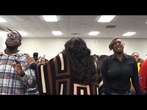 Evangelist Kierra Sheard Kelly Praying & Laying Hands (Old School Anointing) #powerful 