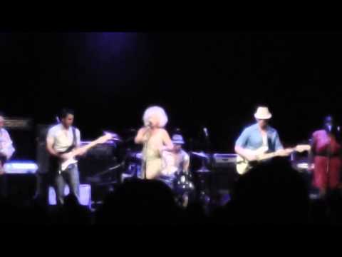 Wonderlush - Headlights (Live at the Forum)