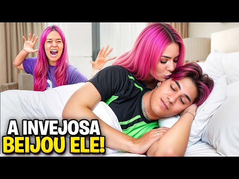A INVEJOSA TENTOU BEIJAR O VOID *conseguiu?