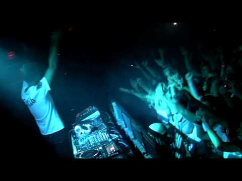 Armin Van Buuren at Cocoricò.mp4