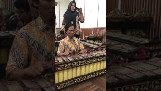 Download lagu Eling-eling Kasmaran, ldr. Lrs. Slendro pt. Sanga mp3