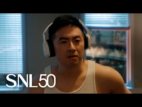 Bowen's Still Straight - SNL