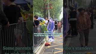 Download lagu Some parents brought Wang Yibo's standees to pick up their children after the exam.😄 #wangyibo mp3