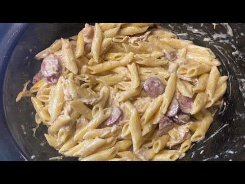 Creamy Crockpot Cajun Chicken Pasta