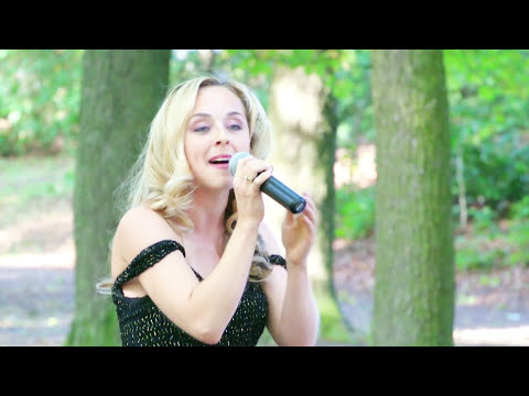 I'm Kissing You, Mein Ziel, Ja, Ein Kompliment, Dir Gehört Mein Herz - Live Cover By Daria