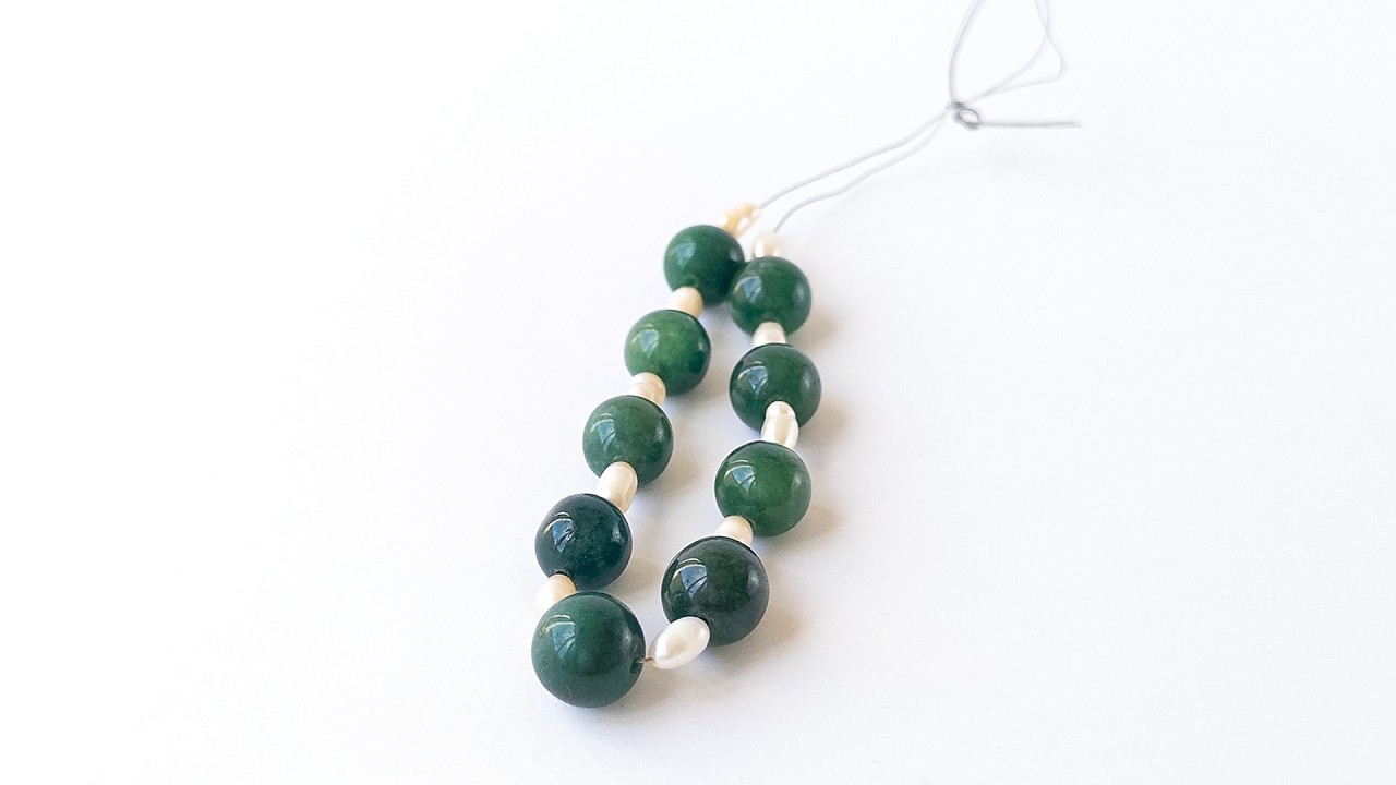 Emerald and Freshwater Pearls | Smooth Round | 10-11mm Bead Size | 19 Pieces | 74 Carats video