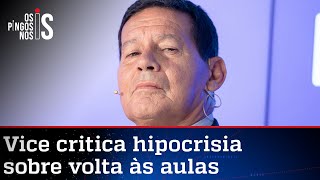 Hamilton Mourão enquadra acadêmicos