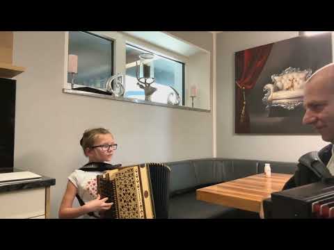 Steirische Harmonika, Da Mondscheinige powerd bei Angelina