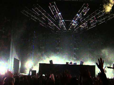 AN21 Y MAX VANGELI / 1 / @ CREAMFIELDS 2013 ( MAIN STAGE, 16 NOVIEMBRE )