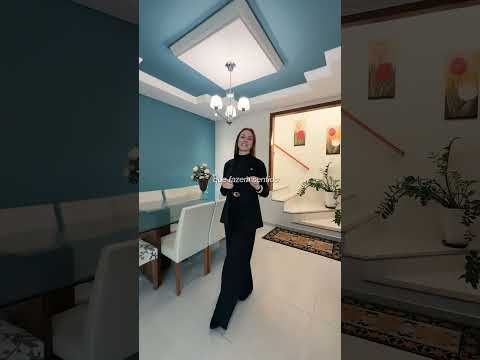 Mais do que uma casa: um lugar para viver bons momentos! Piscina, área de festas, energia solar e muito conforto em uma localização privilegiada. 🏠 Conheça esse imóvel de perto.