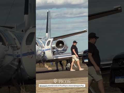 Rey Vaqueiro pousa em picos no seu jatinho Para o show em Ipiranga do Piauí  #reyvaqueiro #forro