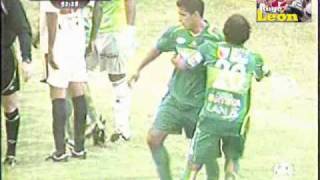 preview picture of video 'Leon de Huanuco (2) vs Sport Huancayo (0) [Ligilla PAR] (8° fecha 2010)'