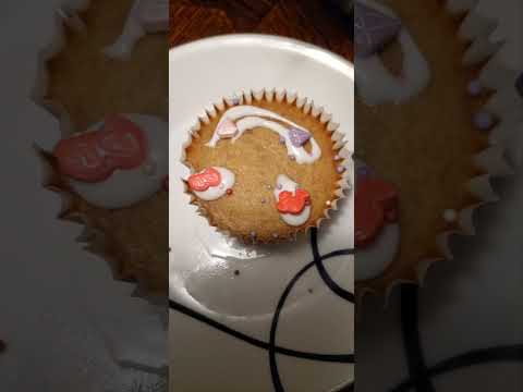 Aarvee decorates her Cupcake 🧁 #shorts #cupcake #cake #cakedecorating #cupcakes #cakedesign #cakes