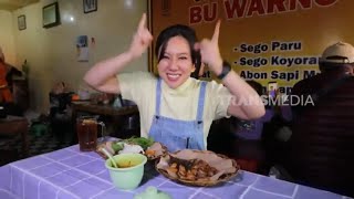 Download lagu Tasya Panggabean Nyicipin Nikmatnya Sego Empal Bu Warno | MAKAN RECEH (28/12/25) mp3