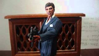 preview picture of video 'scarface tony montana  (say hello to my little friend)'