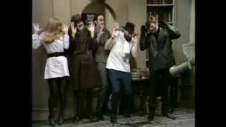 Monty Python's Flying Circus (Folge 4) - Owl stretching Time