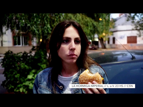 GUILLE AQUINO // EL SKETCH - FAST FOOD NAZI (EL MCDONALDS DE LA VILLA 31)