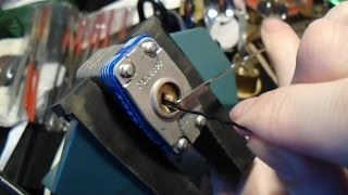 (043) Master Lock picked with a bobby pin