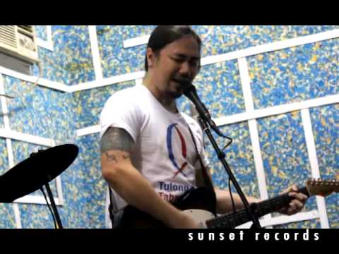 Ang Bandang ALAMAT - Balita (live @ aunset studios)