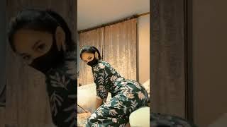 Download lagu Goyang Bawah Keluar MASUK Live hot ebot Tiktok terbaru mp3