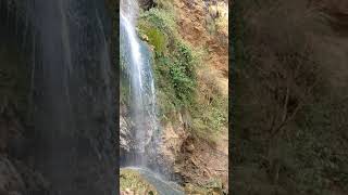 preview picture of video 'लदुआगाढ़ झरना रामनगर नैनीताल उत्तराखंड।।।'