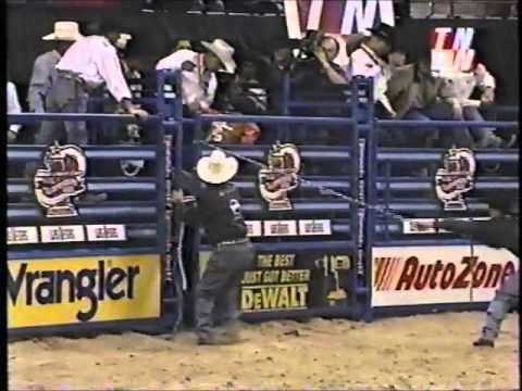 704 Fandango 2001 PBR Finals vs. JW Hart
