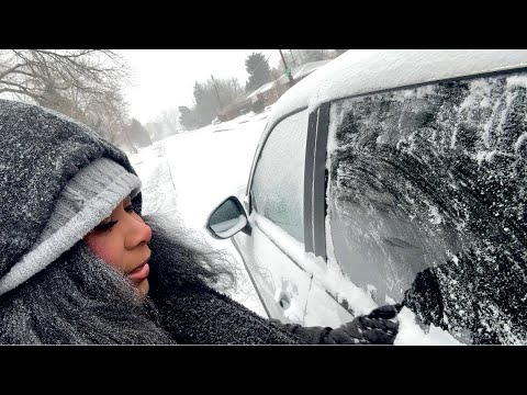 Living in my SUV | My first snow storm + Walmart run + staying warm 