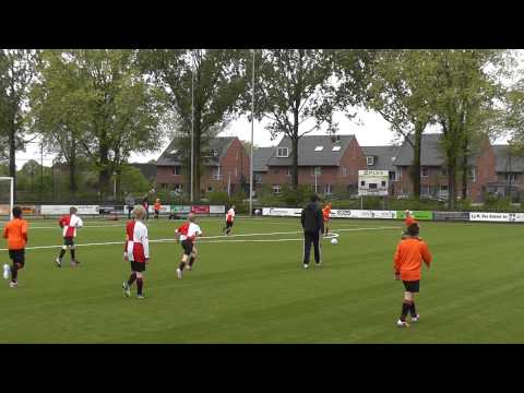 18 mei 2013 PVCV E5 - VV De Meern E5 com 1-4 Goed verdedigend werk van Gijs