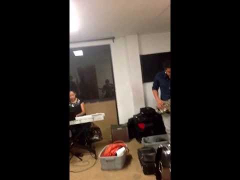 Bueno es alabar oh Señor tu nombre