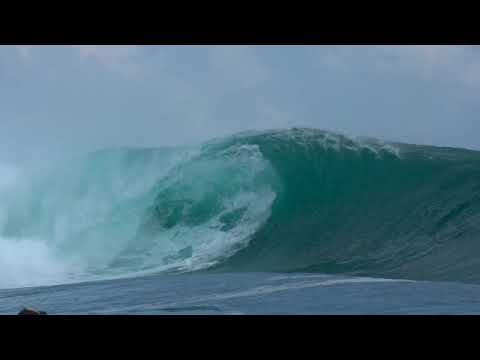 Wipeout Padang Padang Aug 19