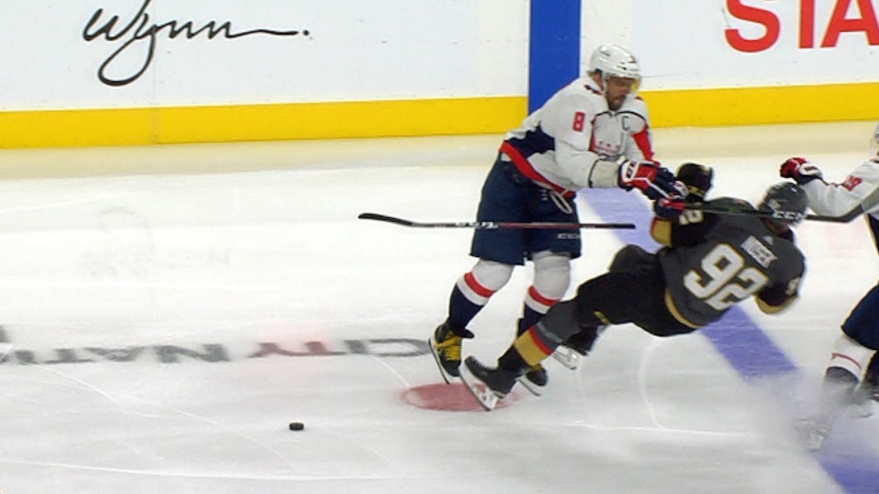 VIDÉO: OUCH...Alex Ovechkin détruit Tomas Nosek !!!