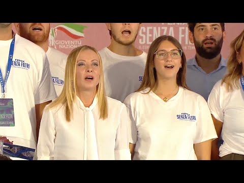 GIORGIA MELONI CANTA FRATELLI D'ITALIA AL TERMINE DI FENIX, EVENTO DI GIOVENTÙ NAZIONALE