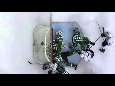 Antoine Roussel facewashes Ryan Getzlaf