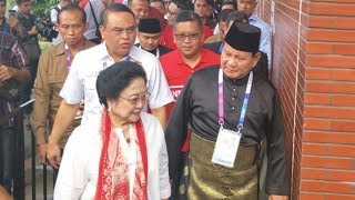 Momen Prabowo Jemput Megawati untuk Saksikan Final Pencak Silat Asian Games 2018