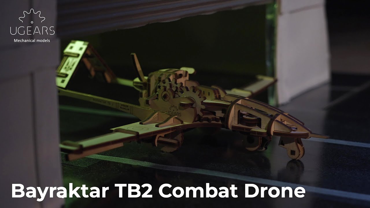 Ugears 3D drevené mechanické puzzle Bojový dron Bayraktar TB2
