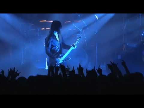 Sascha Gerstner's Guitar Solo vs Dani Loeble's toy guitar