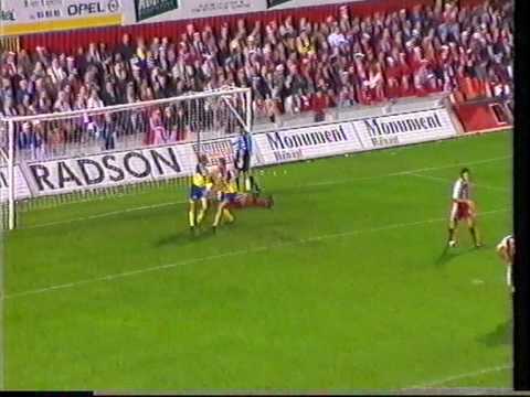 Moeskroen-STVV 1-3 en Lokeren -STVV 0-2 in '97-98