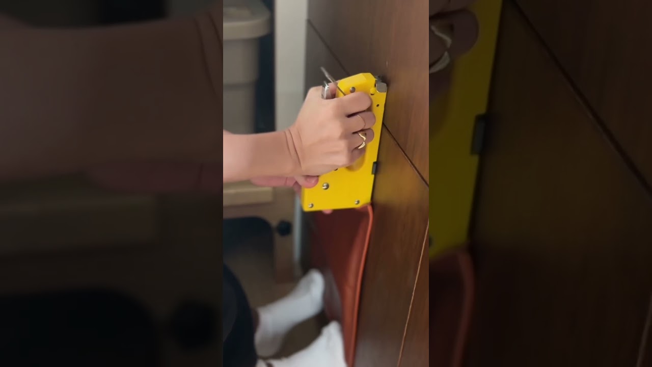 【ハイエースキャンピングカー】100均の道具を使って超簡単収納DIY