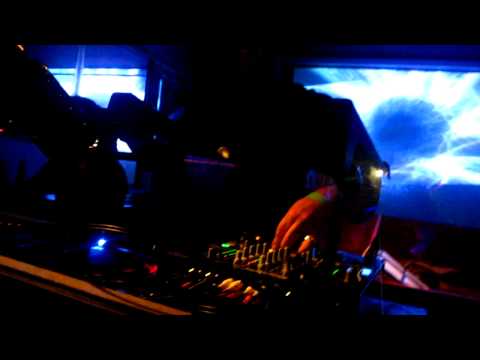 Fries & Bridges Smashing Them  @ Get Underground - Rex Club/Paris