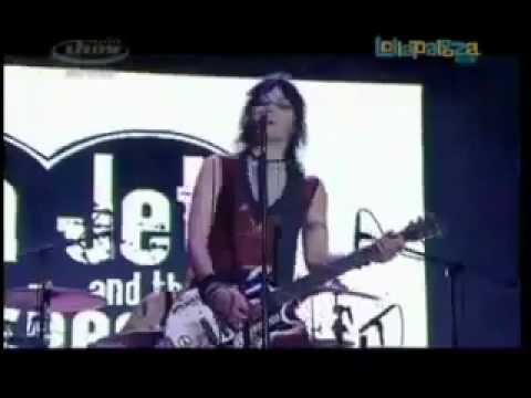 Joan Jett and Blackhearts- Lollapalooza 2012(Full Show)