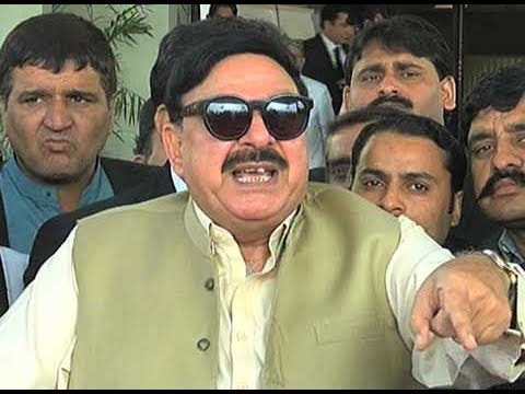 Sheikh Rasheed media talk outside SC ahead of Panama decision | 24 News HD