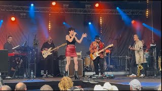 Red Koton - Message in the middle of the bottom - Chaka Khan (Live)