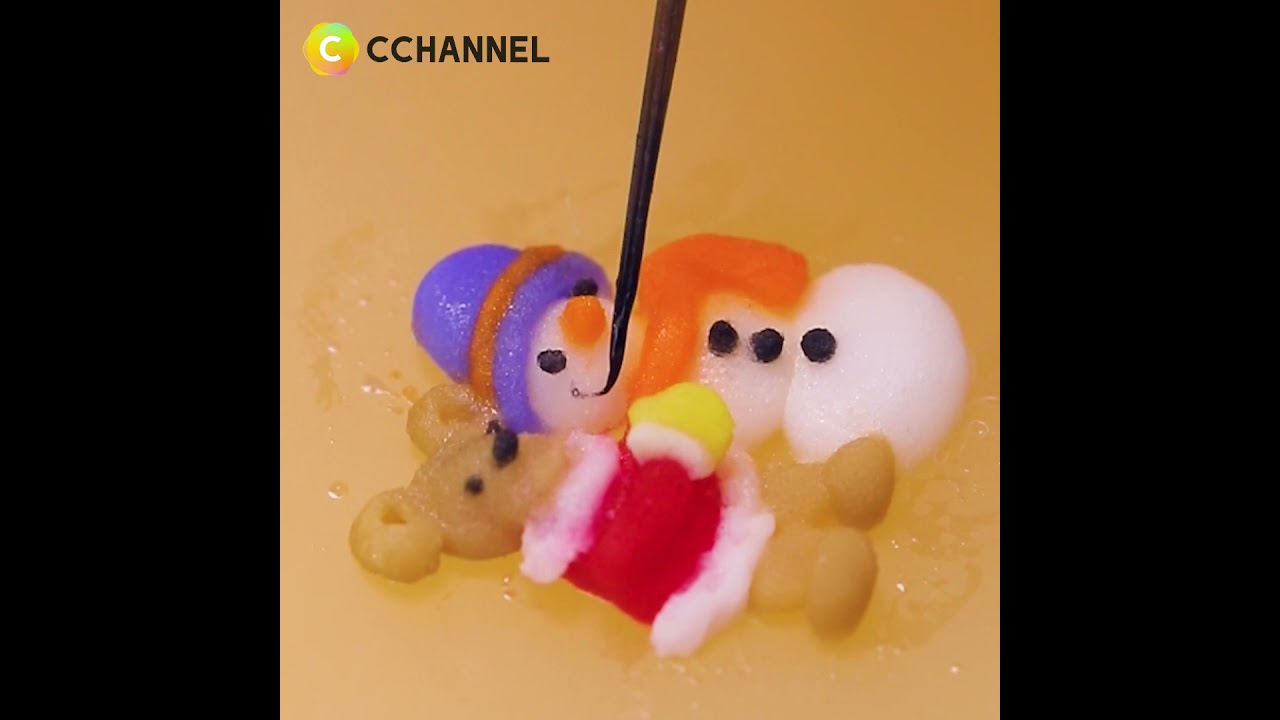 キラキラゆらゆら幻想的♡スノードームネイル