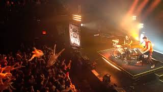 Matt and Kim - Hey Now (clip) (live)