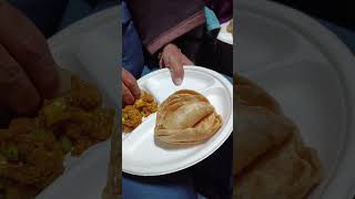 Download lagu Train Journey Home Food: Puri Sabji mp3