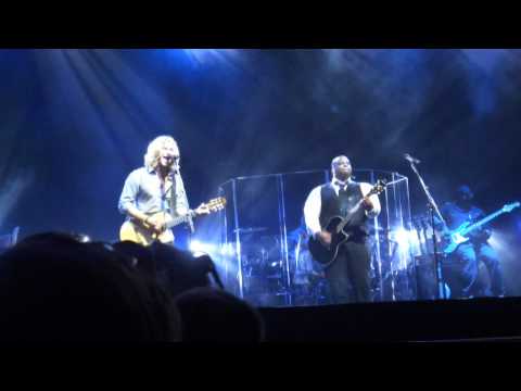 Casey James Michael Lynche DUET "Have You Ever Loved A Woman?" American Idol Tour, LA 8/13/10