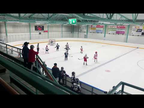 JYP U11 (2011) 24.4.2022 klo 8:55, Myyrmäki,  AA JYP Hurriganes - EVU Blue (Puolivälierä)