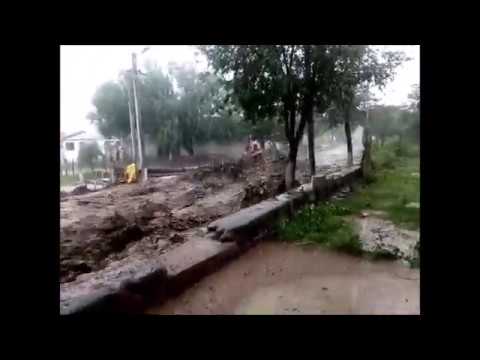 Video: Mirá la furia de la correntada que inundó las calles de Guachipas