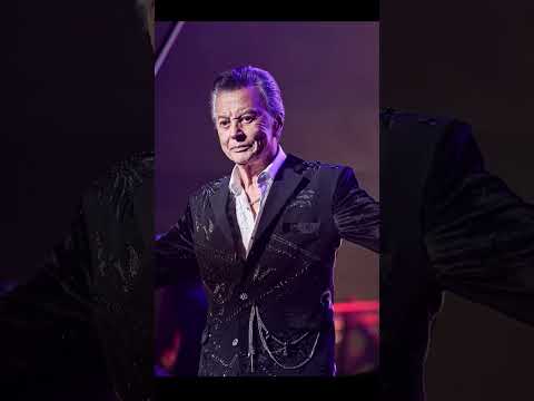 Palito Ortega(Ramón Bautista Ortega,nacido en Lules, Tucumán, el 8/3/1941) cantante argentino.
